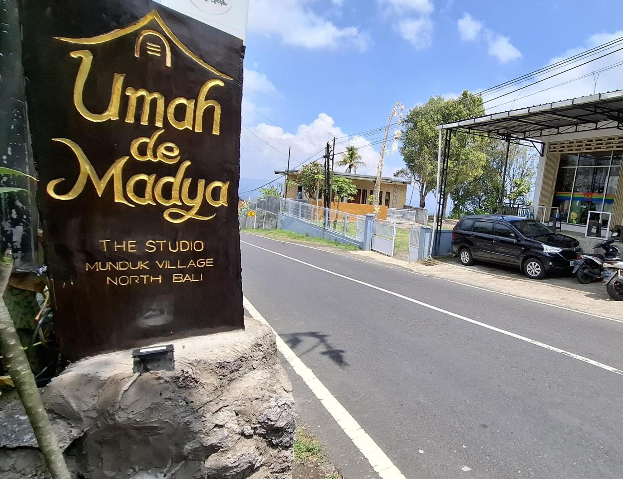 Umah De Madya & Rooftop De Madya Munduk Екстериор снимка